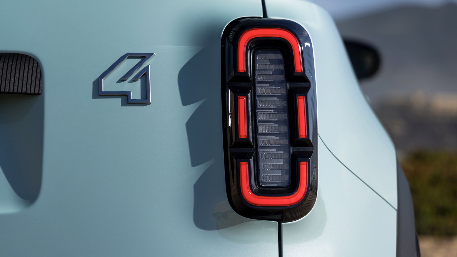 Renault 4 E-Tech - rear detail